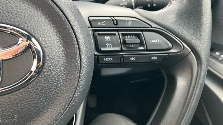 Toyota Yaris 1.5 Hybrid Dynamic 5dr CVT Hybrid Hatchback